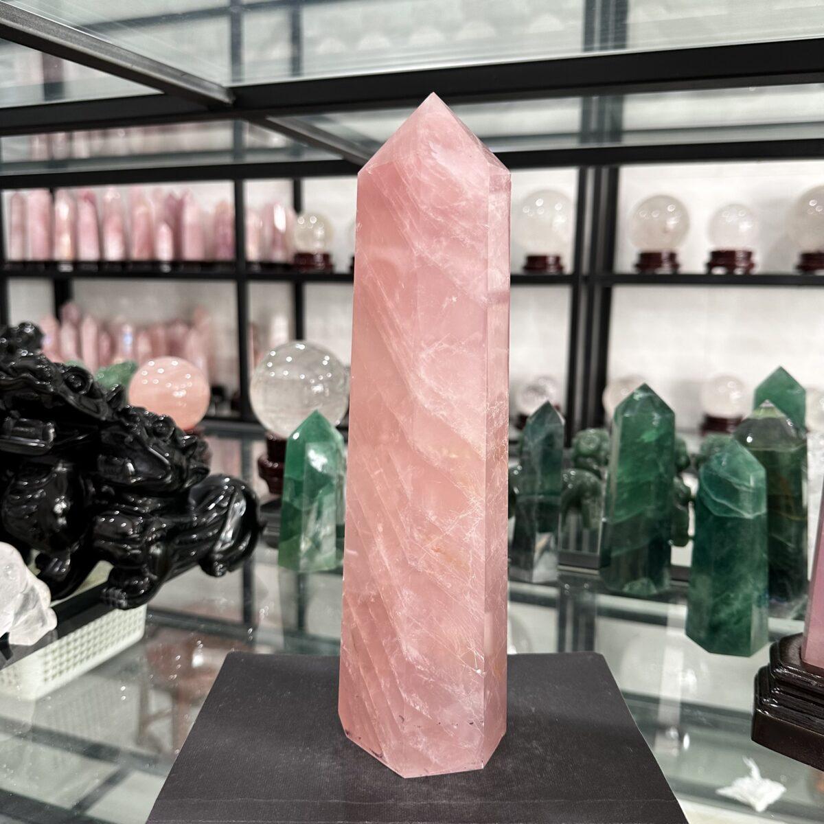 trụ đá thạch anh hồng