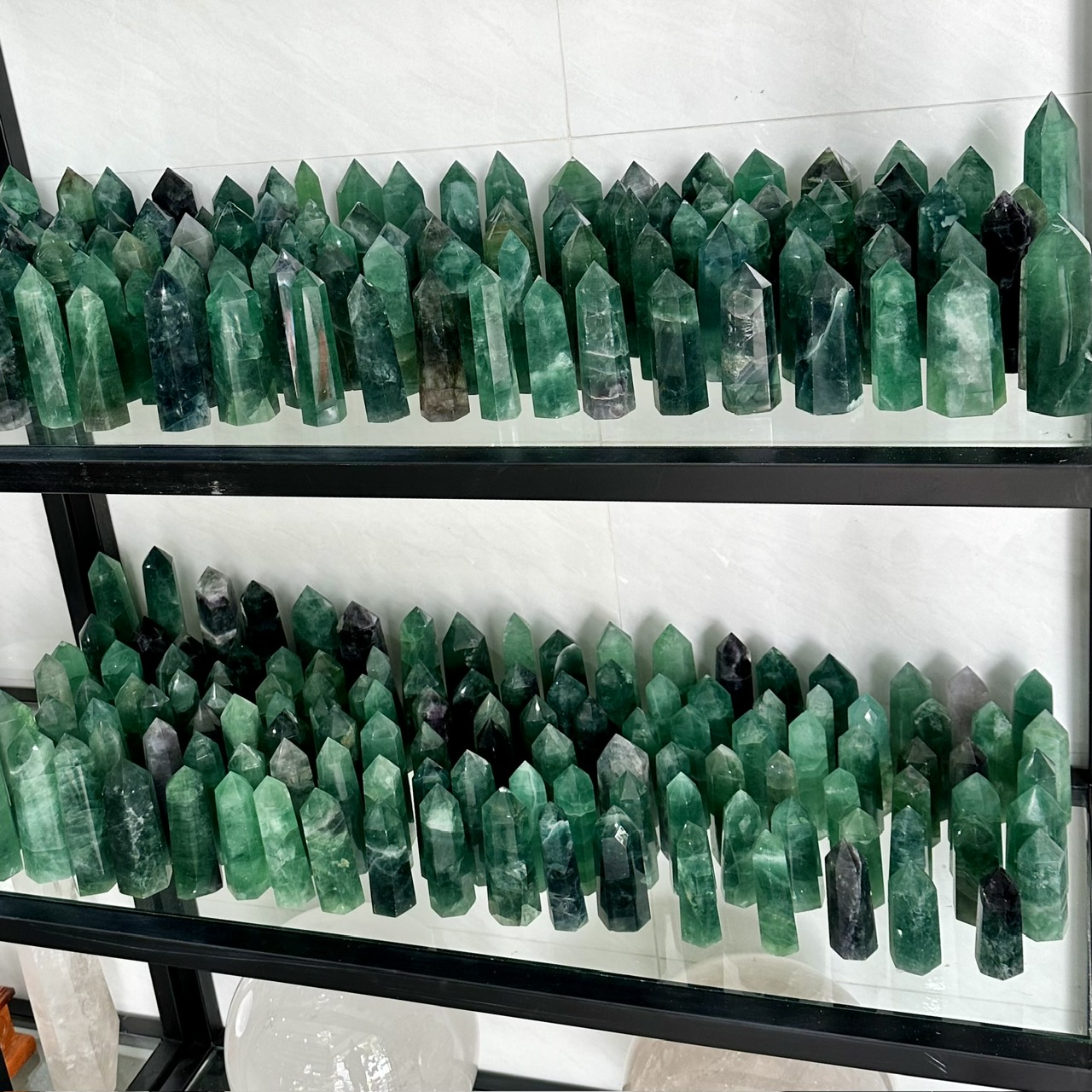 trụ đá fluorite tự nhiên