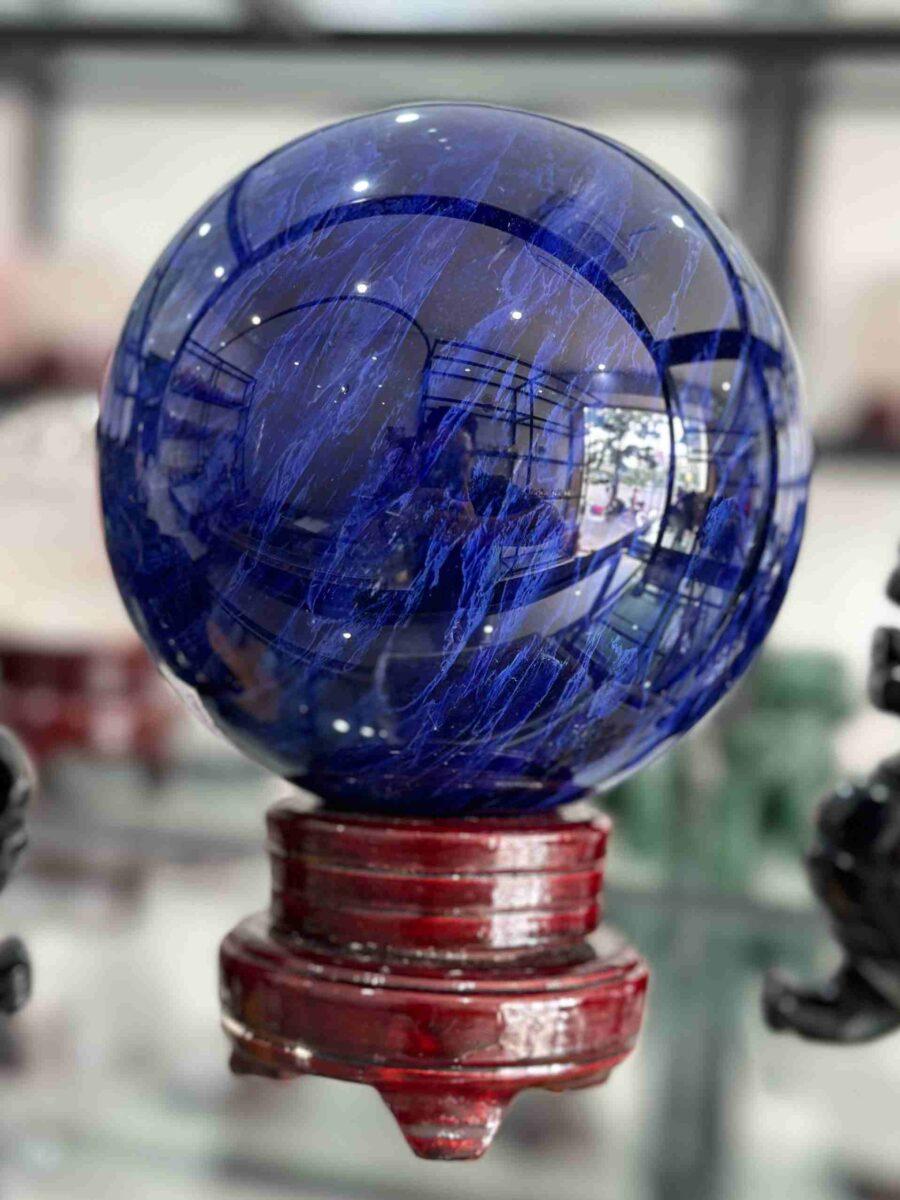 cầu thủy tinh núi lửa