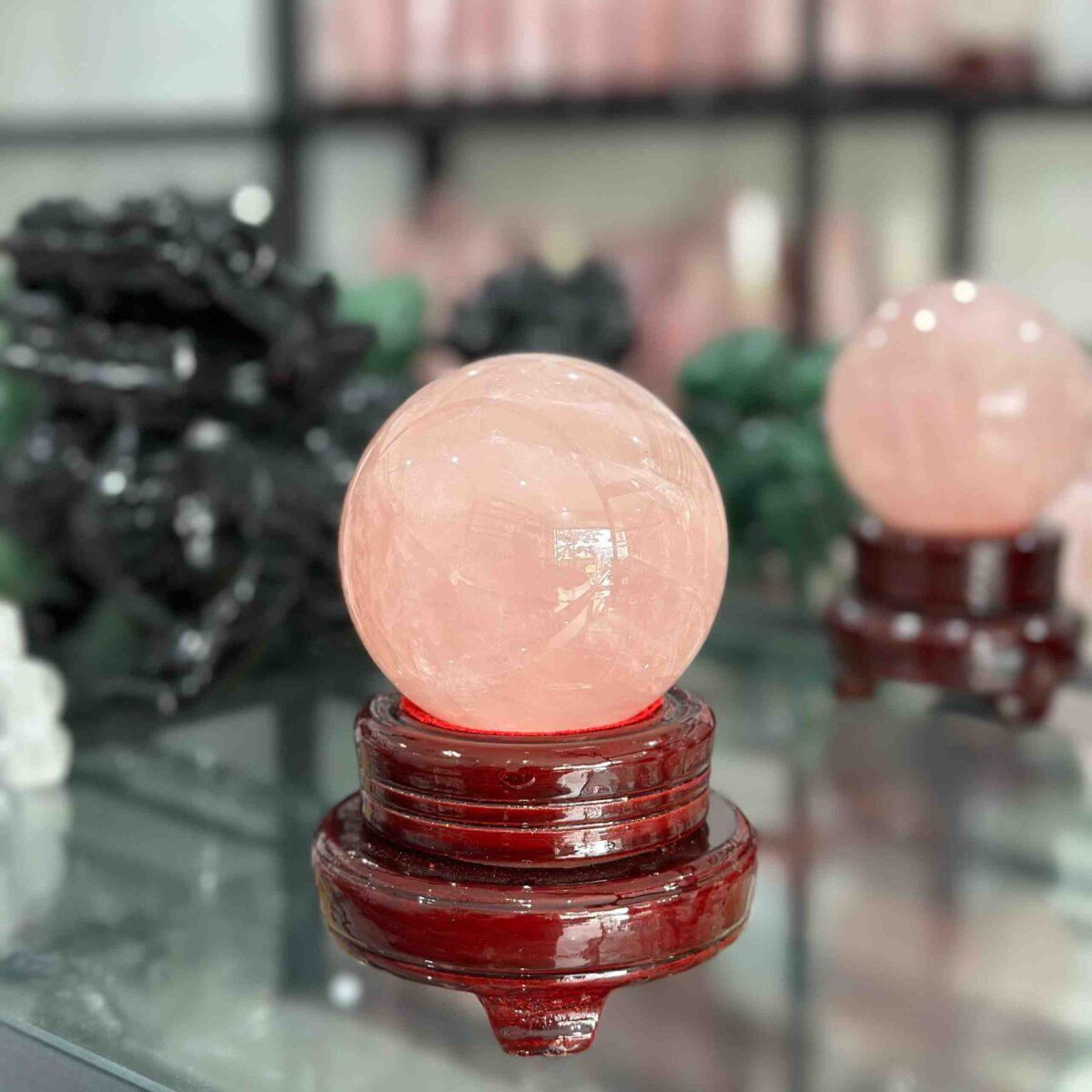 QUẢ CẦU THẠCH ANH HỒNG