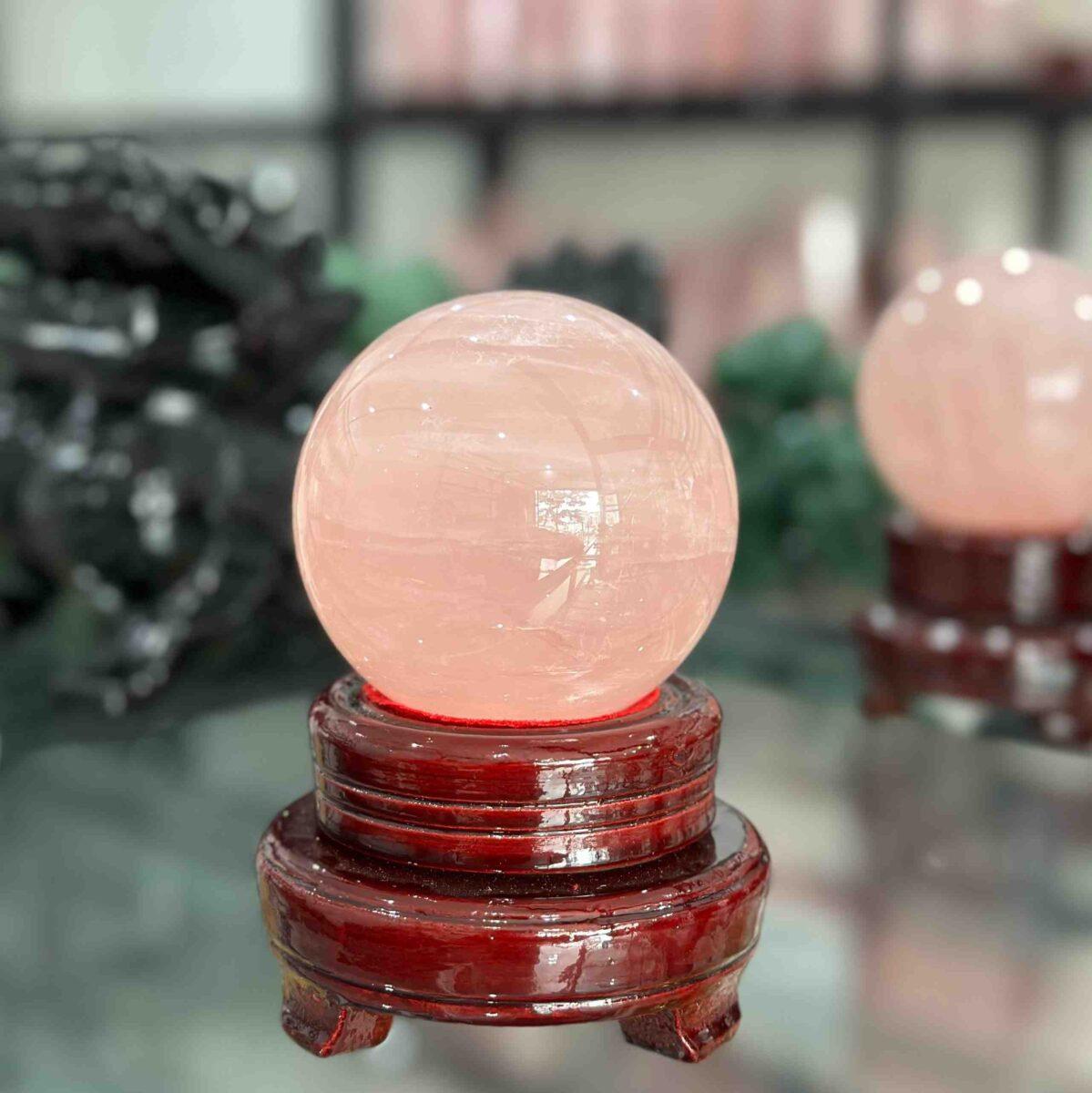 QUẢ CẦU THẠCH ANH HỒNG