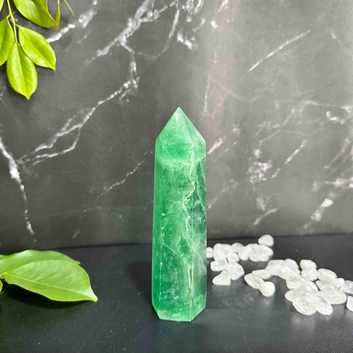 trụ đá fluorite xanh