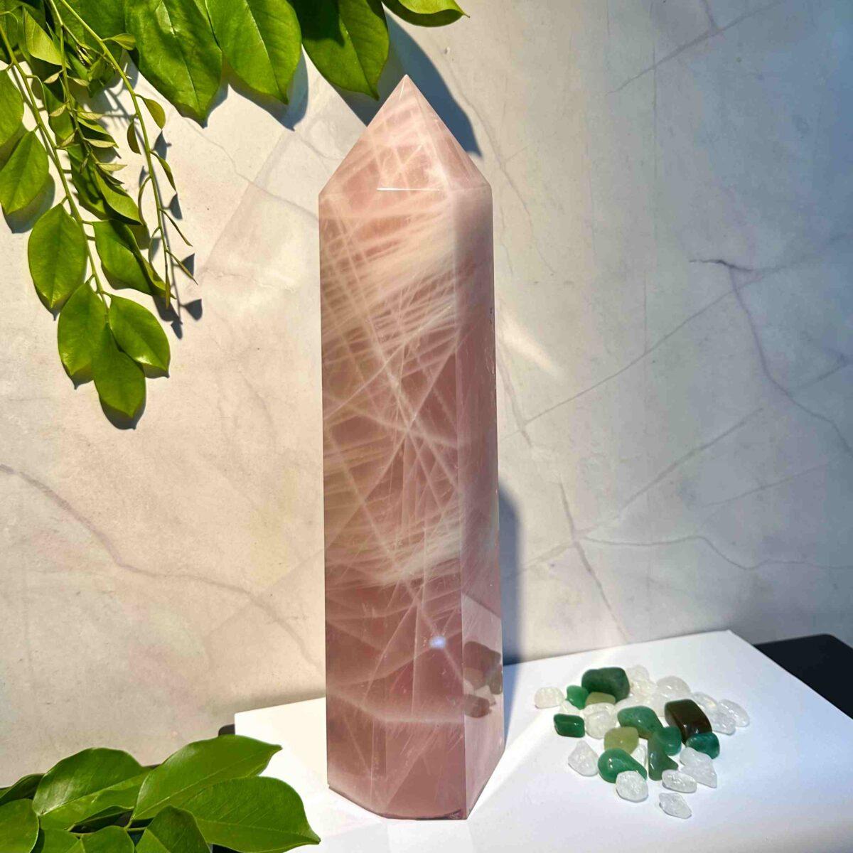 trụ đá thạch anh hồng