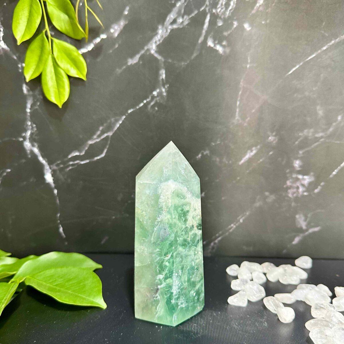 trụ đá fluorite xanh